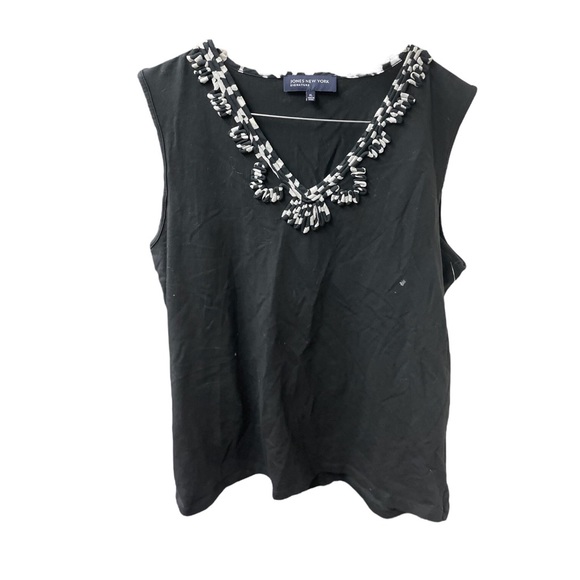 ✨BLACK TEE| RUFFLE DETAIL - Picture 2 of 4